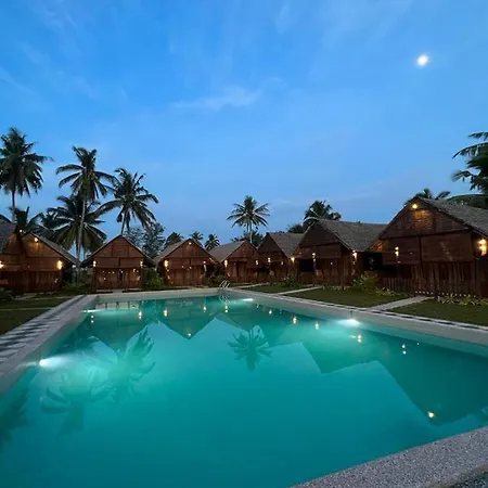 Nipoh Beach Cottage Kijal Exterior photo