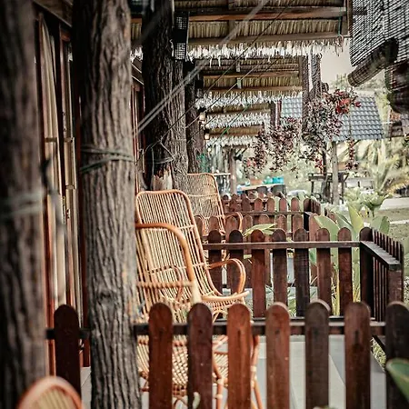 Nipoh Beach Cottage Kijal Exterior photo